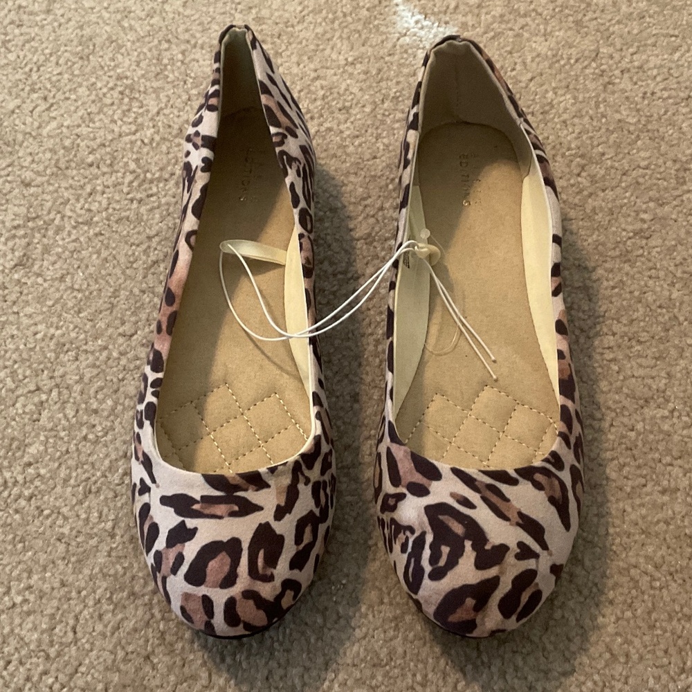 Leopard Print Flats, Size 8 - image 4